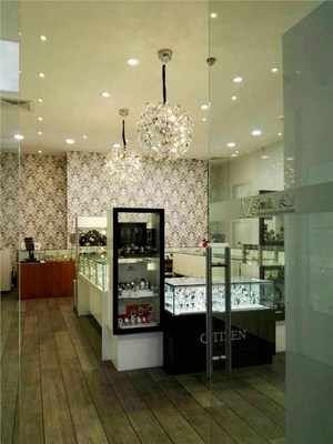 一點(diǎn)紅國(guó)外燈具店 經(jīng)銷商展示照明藝術(shù)